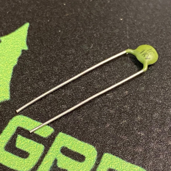 CERAMIC CAPACITOR 1PF 1000V