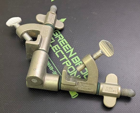 DUAL SWIVEL CLAMP 1