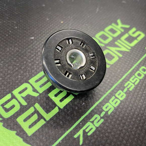 78S8