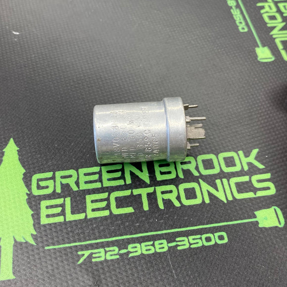 218V053C15