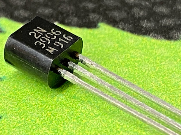 2N3906